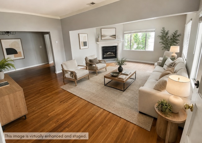 Photo - 4557 Edgeware Rd