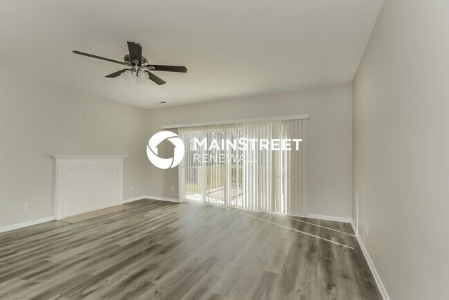 Photo - 3 Bedroom Pet-Friendly Home in CHARLOTTE, NC with Main Street Renewal