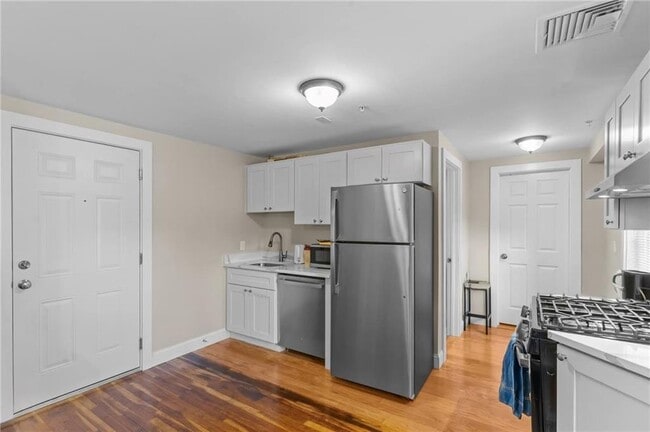 Photo - 16 Brinley St Unit 8