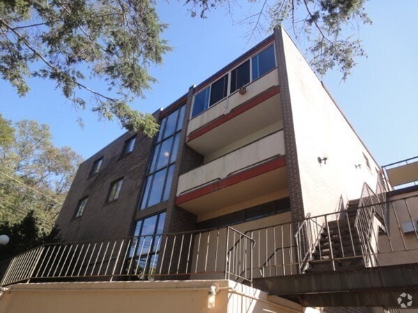 Building Photo - 89 Beaconsfield Rd Unit 2 Rental