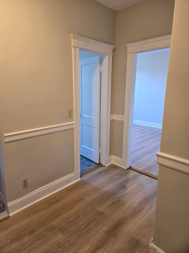 Photo - 1112 Boylston St