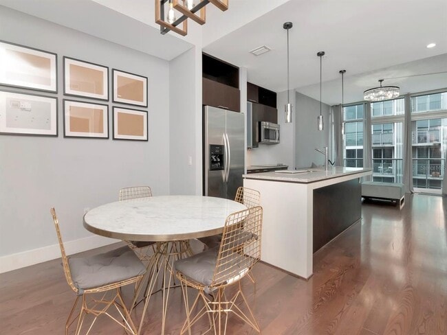 Photo - 111 N 12th St Unidad 1821