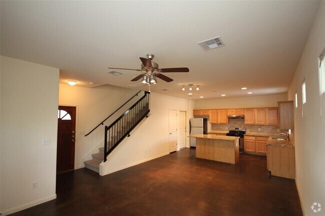 Building Photo - 1300 Chicon St Rental