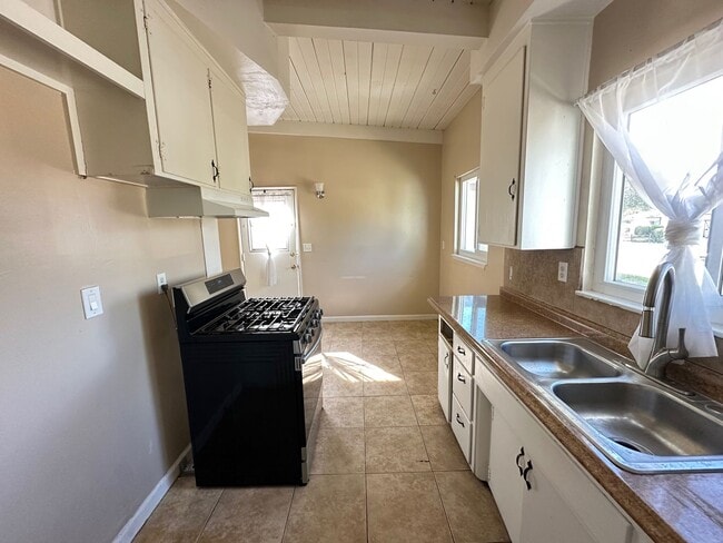 Photo - Adorable 3 Bed 2 Bath Fullerton Home Avail...