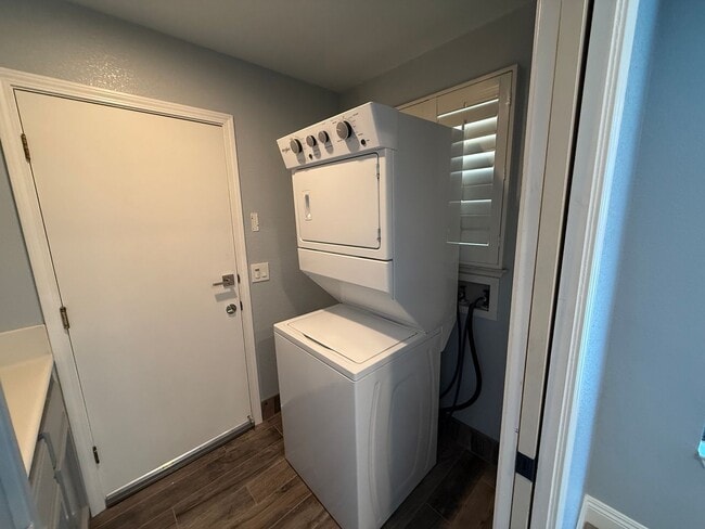 Photo - 4231 Edison Ave