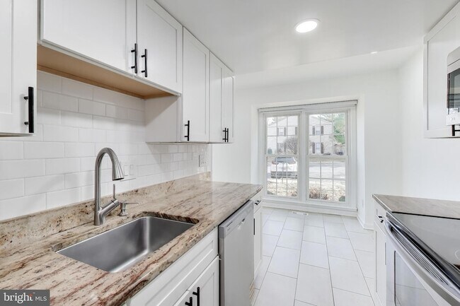 Photo - 20210 Maple Leaf Ct