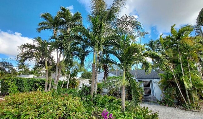 Building Photo - 5842 SW 60th St