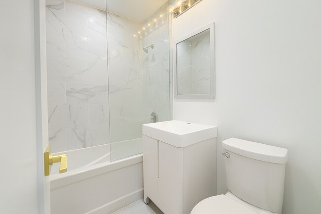Photo - 710 Spadina Ave. Unit 605