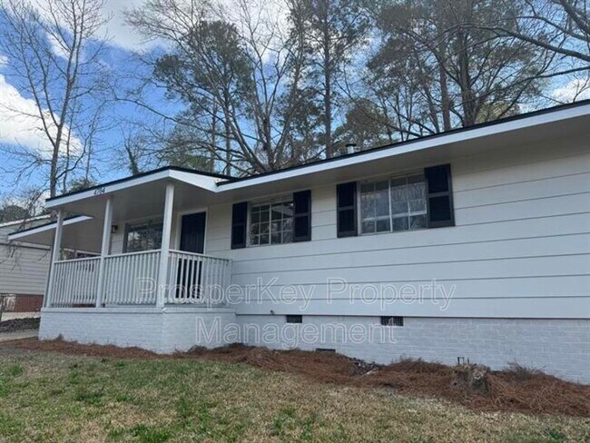 Photo - 4704 Estonia St