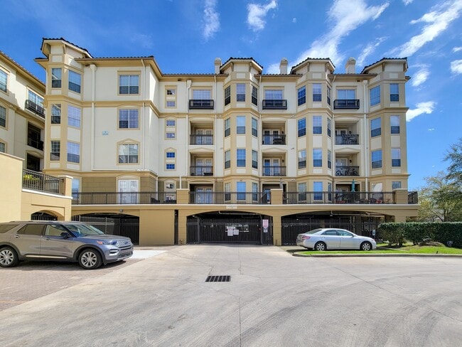 Building Photo - 7575 Kirby Dr Unit 2420