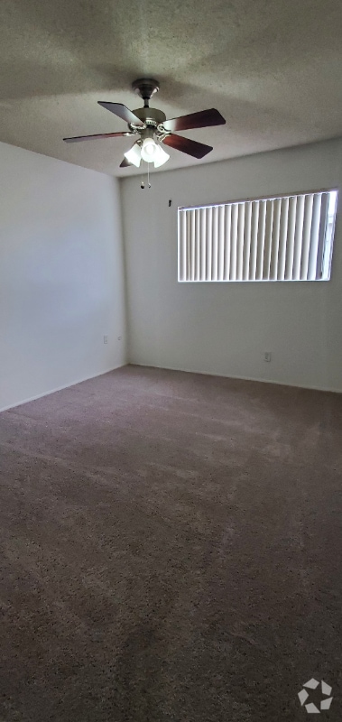 Building Photo - 991 N Mollison Ave Rental