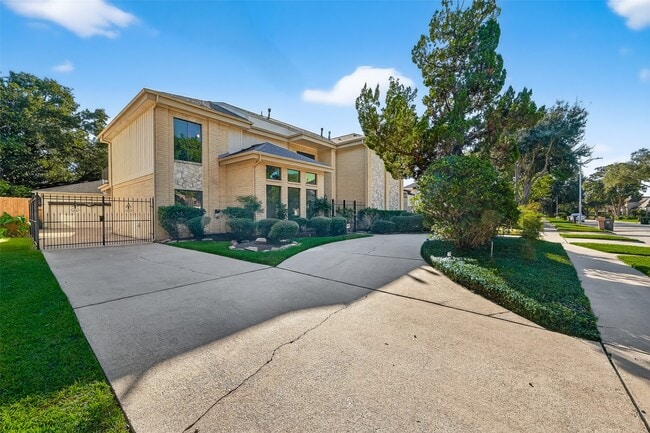 Photo - 1698 Creekside Dr