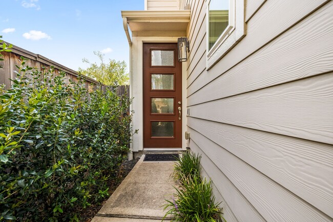 Photo - 9914 Brickhouse Dr