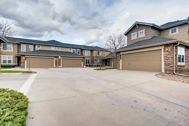 Photo - Gorgeous 5 Bed/4 Bath Townhome with Fully Finished Custom Basement! Cherry Creek Schools!