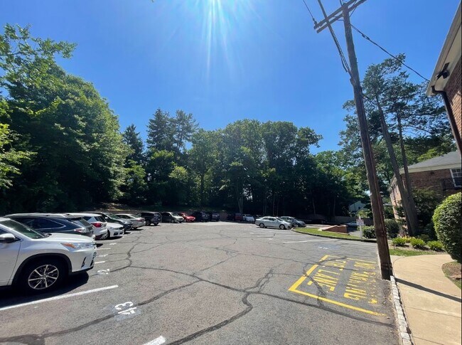 Short Hills Village Apartment Homes