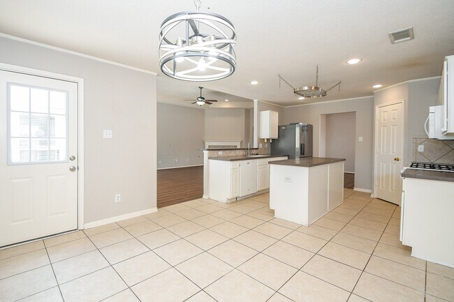 Photo - 707 New Pines Dr