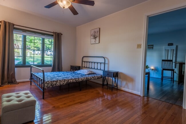 Bedroom - 202 Chinaberry Dr