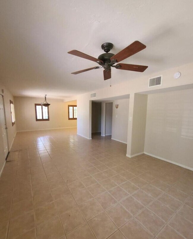 Photo - 1407 W Glenrosa Ave