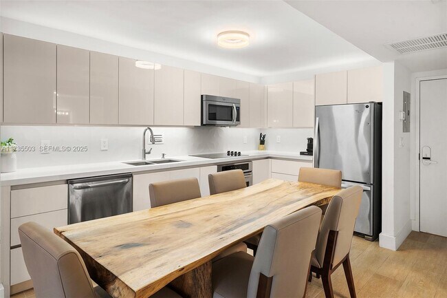 Photo - 2301 Collins Ave Unit 11281129