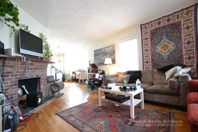 Building Photo - 64 North Beacon St Unit 3 Rental