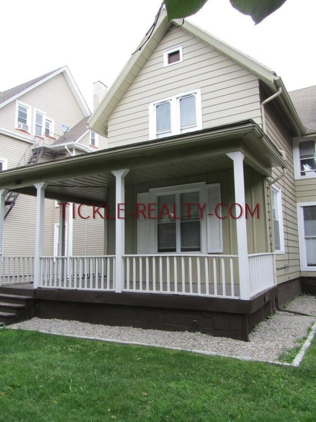 Building Photo - 300 Meigs St Unit 2