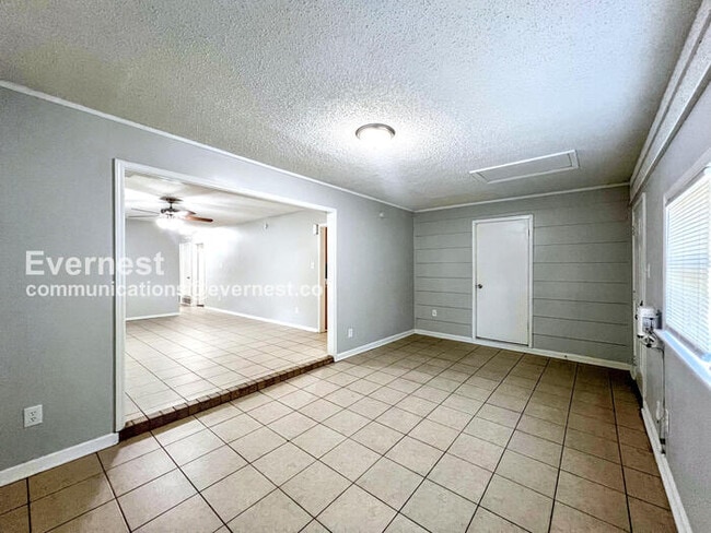 Photo - 6175 Forestgate Rd