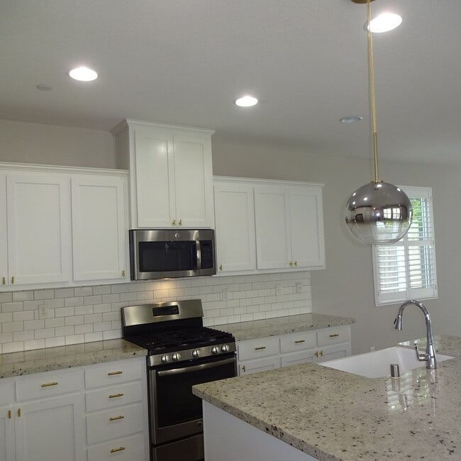 Photo - 1702 Brodea Ln