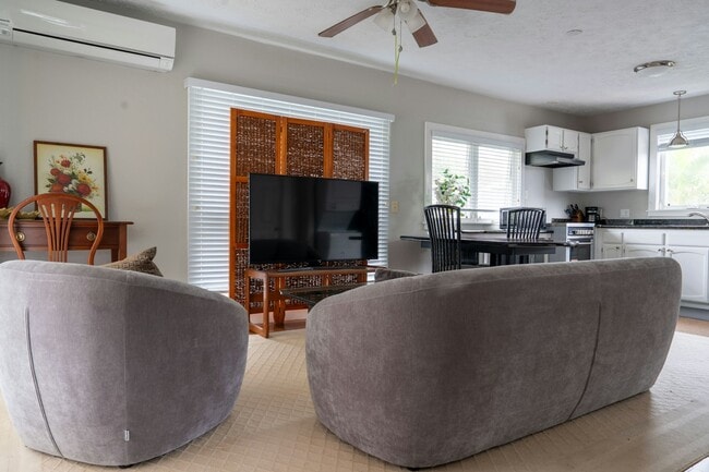 Photo - 1319 Maleko St