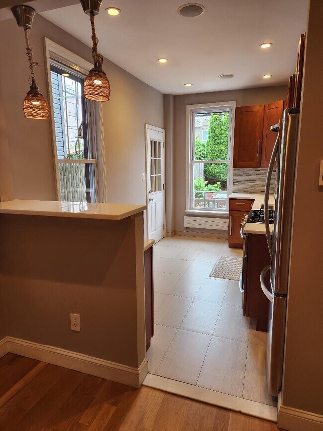 54 Hausman St Unit 1