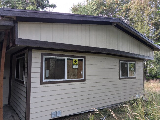 Photo - 605 S 207th St