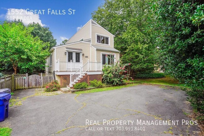 Building Photo - 1552 Great Falls St Rental