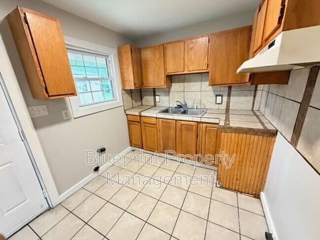 Photo - 3373 33rd Pl N