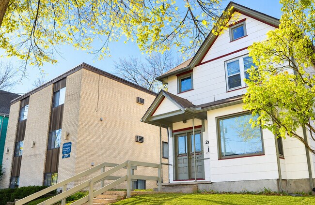 22 N Franklin St