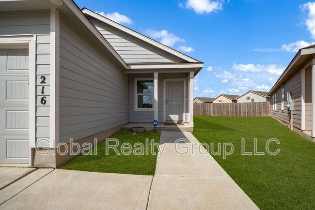 Photo - 216 Sosie St