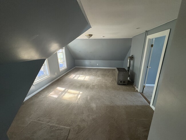Building Photo - 44 Arch St Unit 2