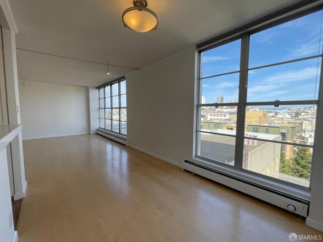 Photo - 2040 Franklin St