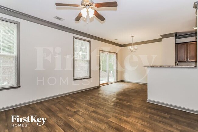 Photo - 971 Treymont Way SW