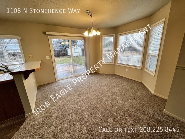 Photo - 1108 N Stonehenge Way