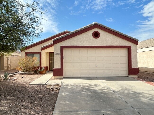Building Photo - Charming Pocket Neighborhood.