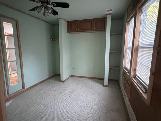 Photo - 2040 Cambridge Ave