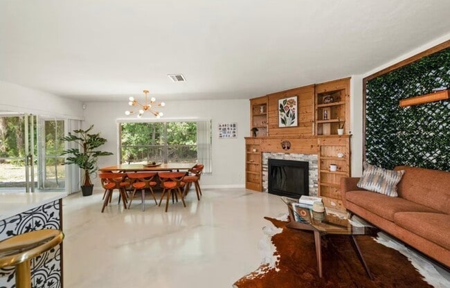 Photo - 2431 N Westwood Dr