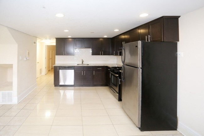 Photo - 873 W Lill Ave