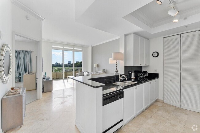 Building Photo - 99 SE Mizner Blvd Unit 511 Rental