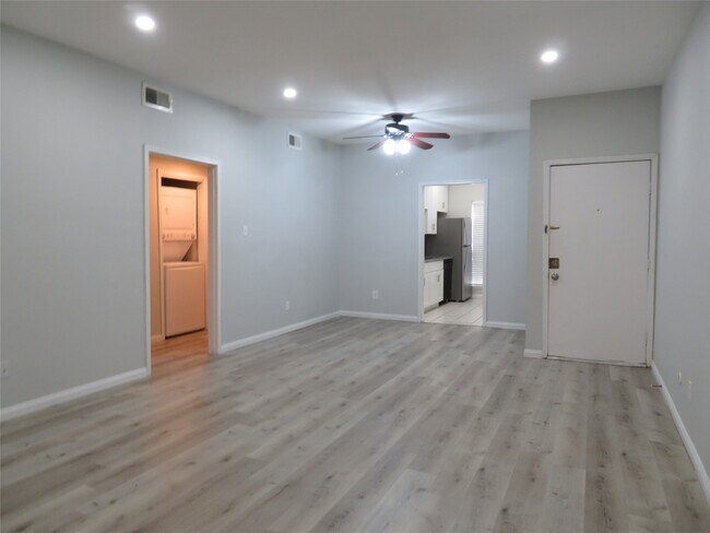 Photo - 9707 Richmond Ave. Unit True
