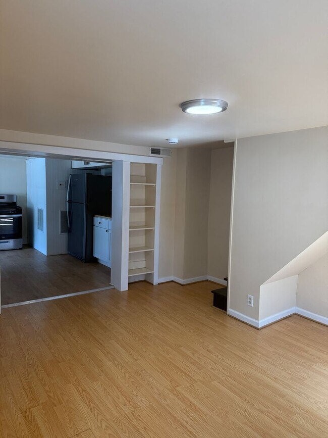 14-16 W Fifth Street