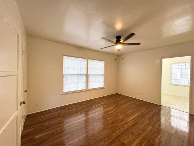 Photo - 5404 La Mirada Ave Unidad 5