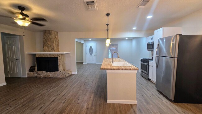 Photo - Newly Renovated NE San Antonio 3 bedroom home in established neighborhood-You do not want to miss...