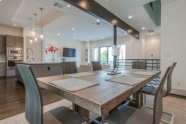 Photo - 2516 Pease St