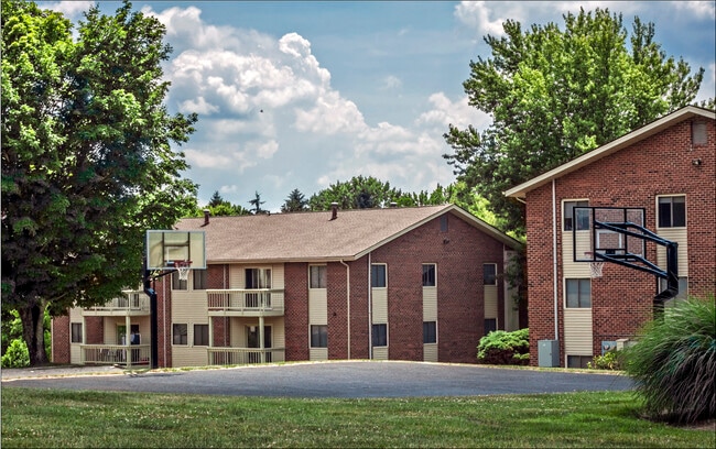 Chasewood exterior - Chasewood Downs Apartments