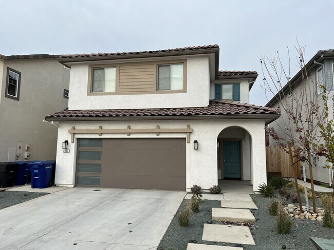 3 bedrooms + a loft built in 2020! - 3 bedrooms + a loft built in 2020!